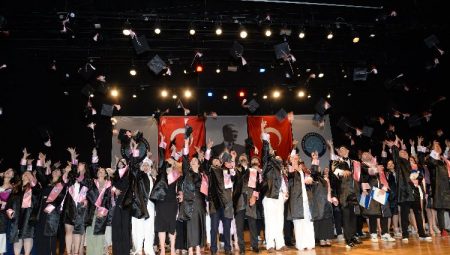 300 bin kişi BUÜ mezunu