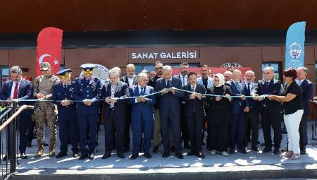 Kayseri’de ‘Milletin Zaferi KAYMEK Gurur Sanat Sergisi’ açıldı