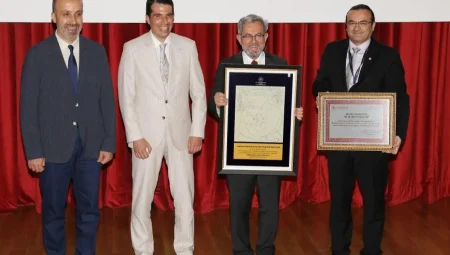 Ankara Üniversitesi Diş Hekimliği’ne iki ‘dost’ ünvan