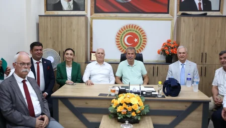 Başkan Bozbey’den talimat: ‘Çiftçinin ürünü tarlada kalmayacak’