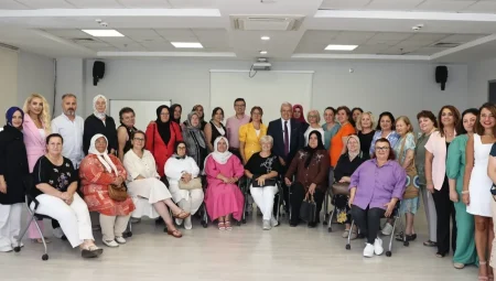 Başkan Şadi Özdemir kadın derneği temsilcileriyle buluştu