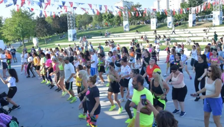 Beylikdüzü’nde hem spor yaptılar, hem eğlendiler
