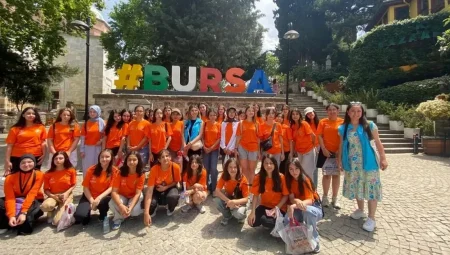 Bursalı gençlere doğayla iç içe kamp fırsatı