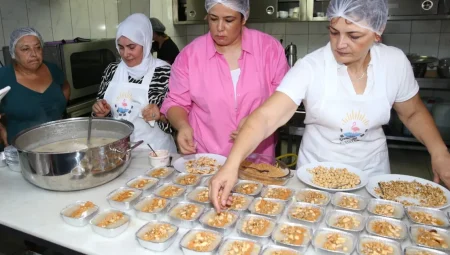 Çiğlili kadınlar aşure atölyesinde buluştu