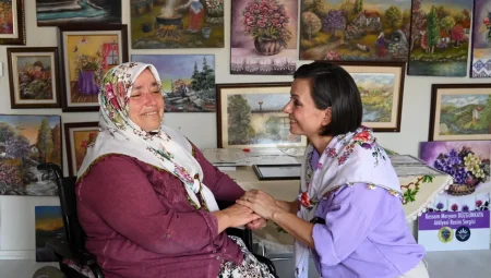 İzmir Karabağlar’da ‘Şalvarlı Ressam’a ziyaret