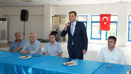 Manisa Akhisar’da Başkan Zeyrek muhtarlarla buluştu