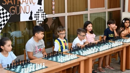 Manisa'da 'şah-mat'ın tekniklerini öğrendiler