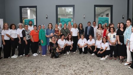 Olgun gençlerin el emeği eserleri yıl sonu sergisinde