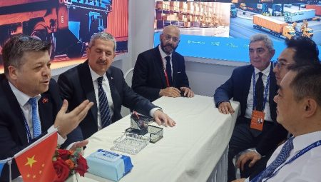 Türk ihracatçılar Urumçi’de yeni işbirliklerine imza attı