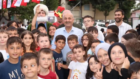 Adem Yavuzlu çocukların sinema keyfi