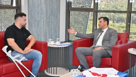 Ampute Milli Takım Kaptanı Özcan’dan Başkan Zeyrek’e ziyaret