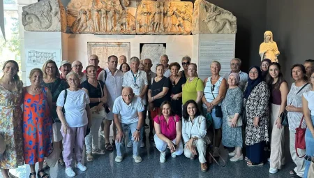 Antalya’da yaşlı evleri üyeleri müzeyi gezdi