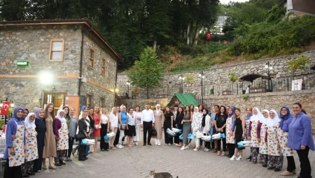 Başkan Oktay Yılmaz kadın gazetecilerle buluştu