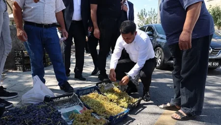 Başkan Rasim Arı’dan Nevşehirlilere üzüm ikramı