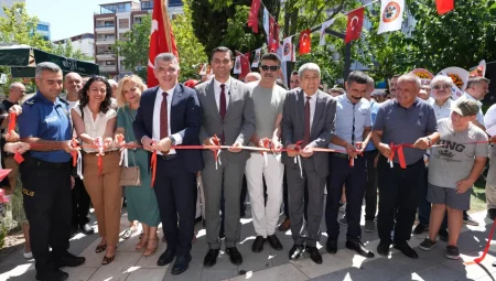 Başkan Zeyrek: “Örnek belediyeciliğin nasıl yapılacağını herkese gösteriyoruz”