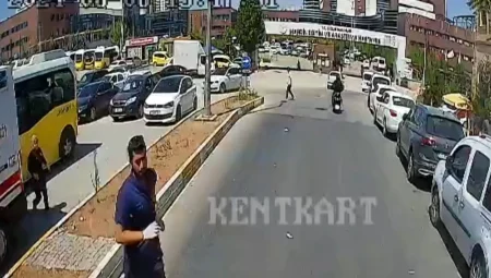 Bayılan yolcuyu hastaneye yetiştirdi