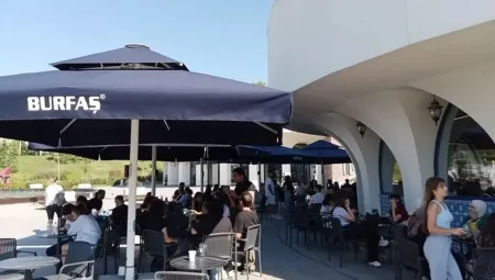 BURFAŞ Kafe gençlerin uğrak noktası oluyor