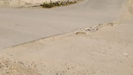 Bursa Güzelyalı’da altyapı için kazılan yollar kapanmak bilmiyor