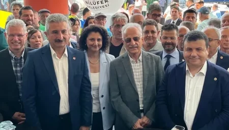 Bursa’da Çamlıca Kapalı Pazar Alanı açıldı