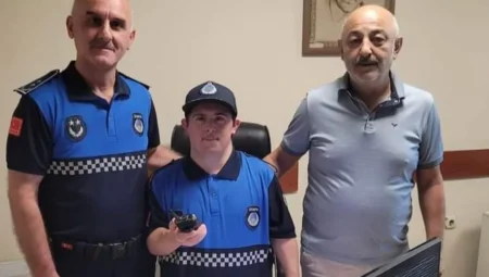 Down Sendromlu Mustafa’nın zabıta olma hayali gerçek oldu