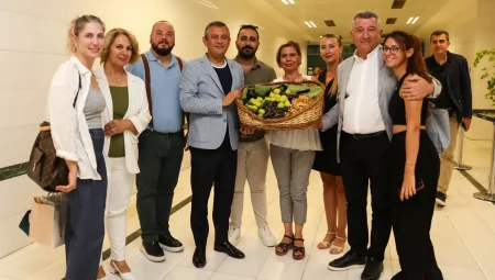 Genel Başkan Özel’e ‘Bardacıklı’ davet