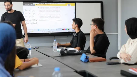 Güzide Gençlik’te ders zili çaldı