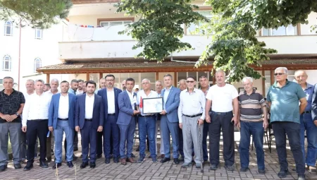 İzmit Belediyesi Mahalle ziyaretlerine Süleymaniye ve Kadıköy’de devam etti