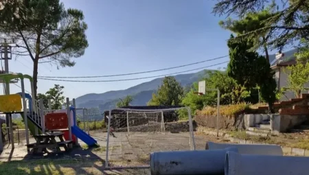 Gemlik köylerindeki çocuk parkları ilgi bekliyor