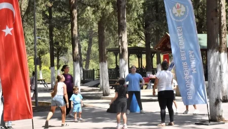 Manisalı kadınlar Süreyya Parkı’nda eğlendi