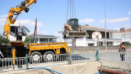 Melikgazi Belediyesi’nden yağmur suyu kanallarında kapsamlı temizlik çalışması