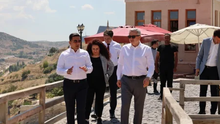 Moldova Ankara Büyükelçisi Dmitri Croitor’dan Başkan Arı’ya ziyaret