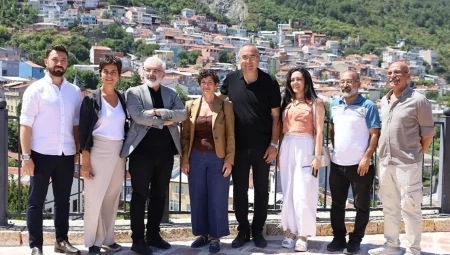 Sunay Akın’dan Bursa’da müze deneyimlerini paylaştı