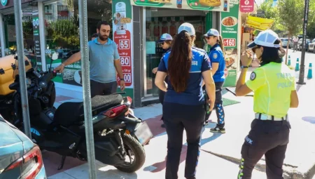 Manisa’da zabıta ekiplerinden kaldırım işgali denetimi