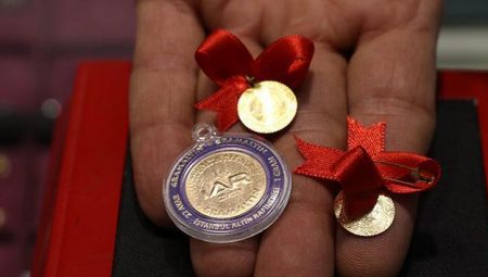 23 Nisan kuyumcular açık mı, kaça kadar açık? 23 Nisan (bugün) kuyumcular çalışıyor mu?