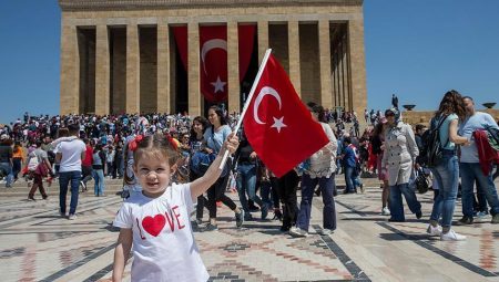 23 NİSAN RESMİ TATİL Mİ? 2025 Resmi Tatil Takvimi: 22 Nisan yarım gün mü, 23 Nisan hangi güne denk geliyor? İşte karşılığı