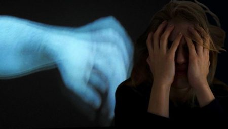 30 dakika süren dehşet: Uzaylı el sendromu! Sol eli iradesi dışında yüzünü ve saçını okşadı…