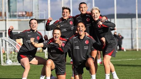 A Ulusal Bayan Futbol Grubu, UEFA Uluslar Ligi’nde Slovenya’yı ağırlayacak