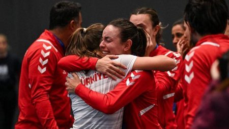 A Ulusal Bayan Tenis Ekibi, Litvanya’da tarih yazdı!