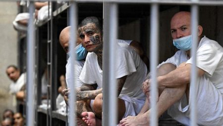 ABD Yüksek Mahkemesi’nden hudut dışı süreçlerinin önünü açacak karar