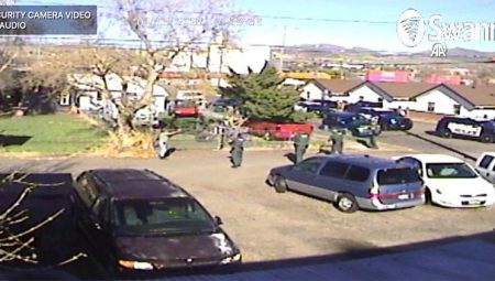 ABD’de polisin öldürdüğü otizmli gencin vurulma anını gösteren resmi görüntü kaydı paylaşıldı