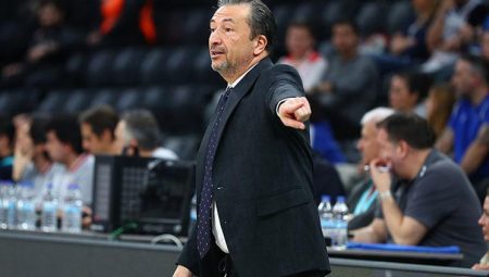 Anadolu Efes Başantrenörü Luca Banchi: ‘Başkanımızdan büyük ders aldım!’