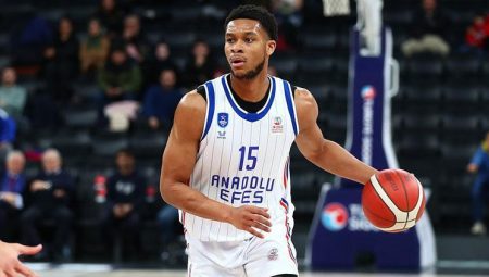 Anadolu Efes, EuroLeague’de yarın Zalgiris’i konuk edecek