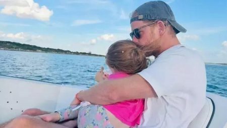 Artık kendi kocası da isyan etti… Çocuklarımızı reklam için kullanmayı bırak!