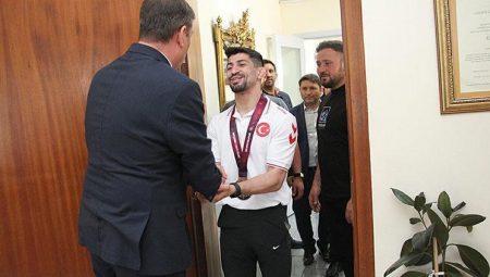 Avrupa Şampiyonu Kerem Kamal’a Kula’da coşkulu karşılama