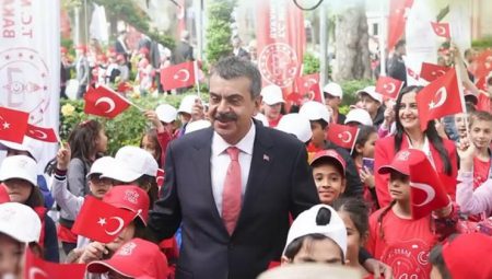 Bakan Tekin’den 23 Nisan bildirisi