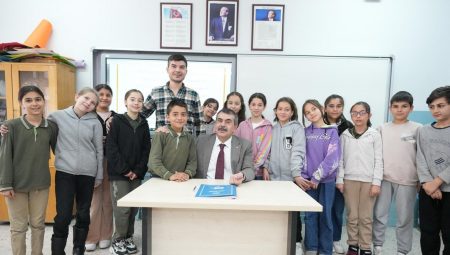 Bakan’dan öğretmene doğum günü sürprizi