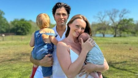 Bir periyodun süratli çapkını ikinci sefer baba oldu… Bebeği 40 gün kimseye göstermeyecekler…Hoş geldin oğlum Evren!