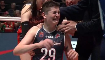 Ebrar Karakurt gözyaşlarına boğuldu!