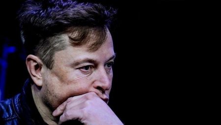 Elon Musk zahmetten çıktı: Starlink yayınında ‘bağlantı koptu’ dedi