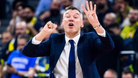 Euroleague’de yılın koçu Sarunas Jasikevicius!
